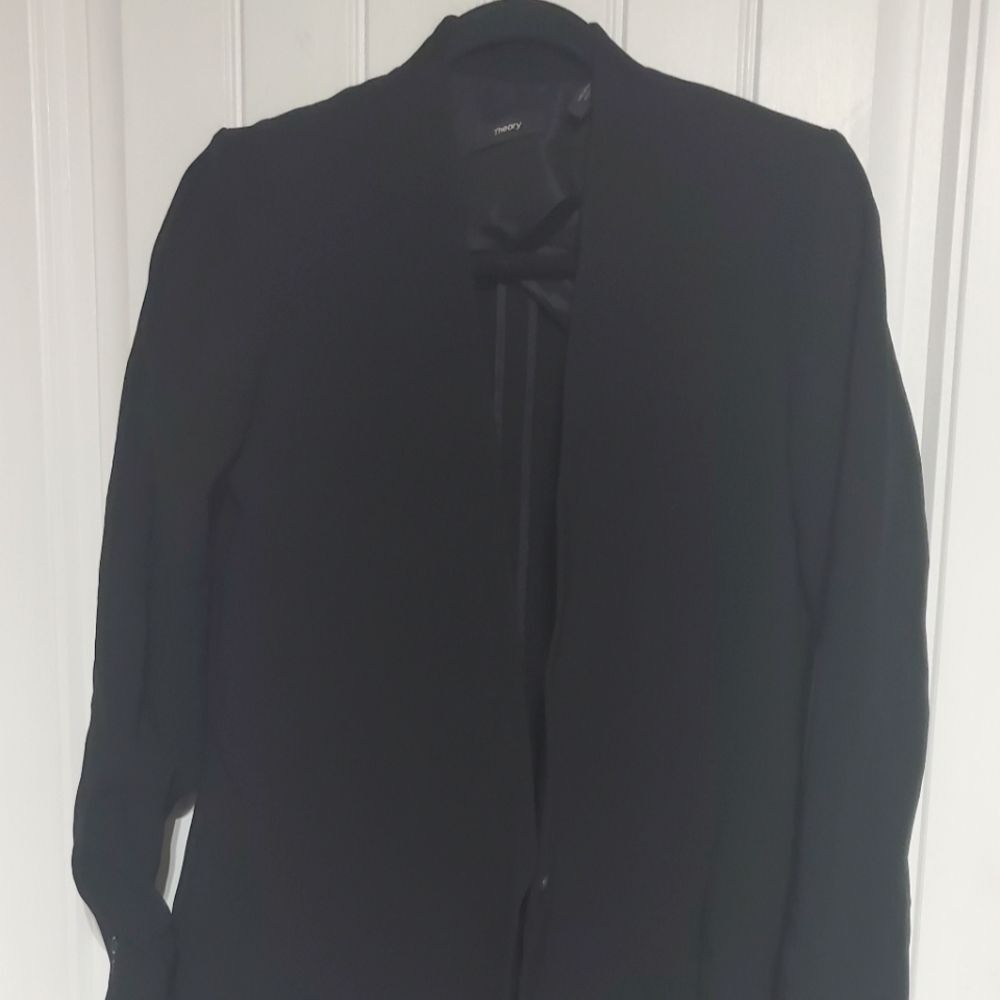 Theory Blazer Size 2